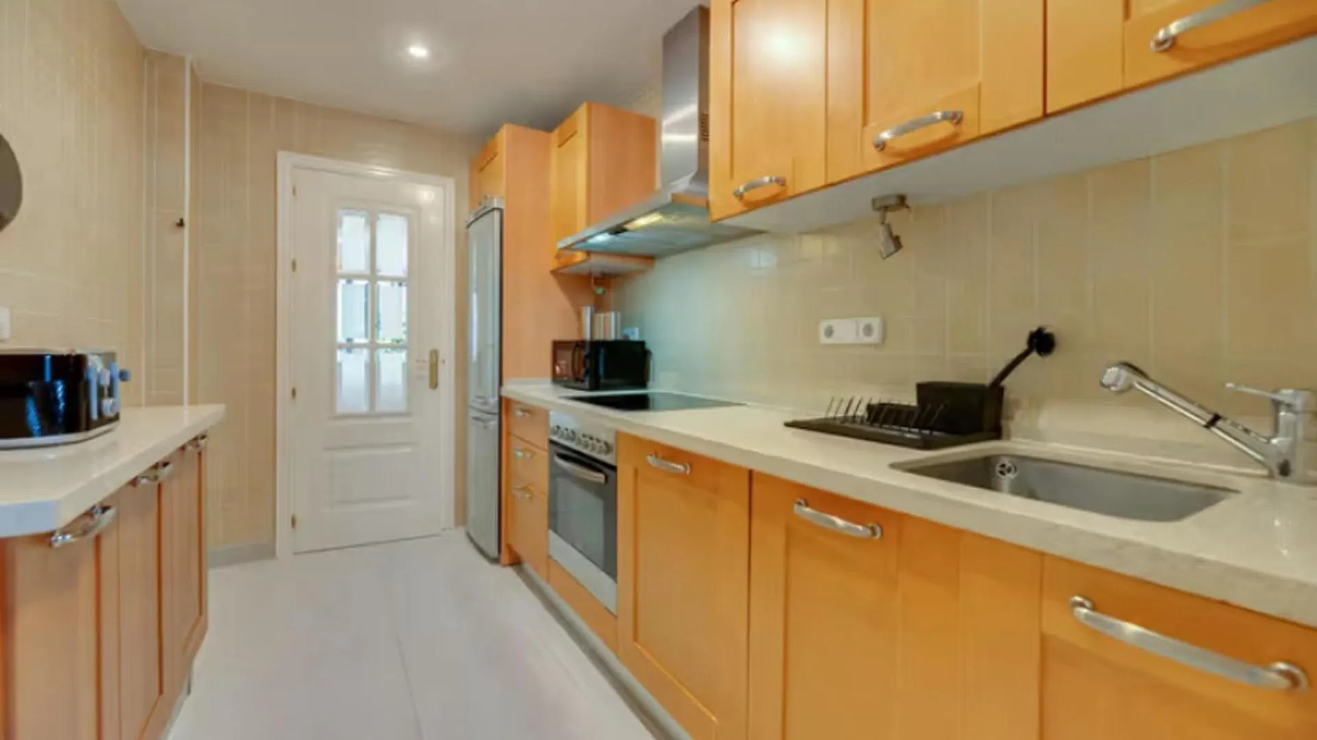 2 Bedrooms - Sleeps 4 - Garden And Pool With View Benahavis