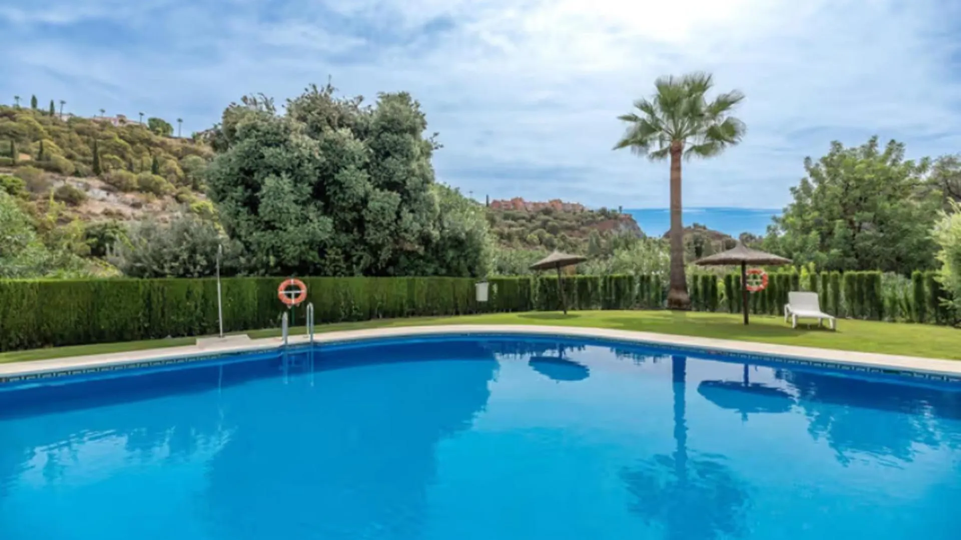 2 Bedrooms - Sleeps 4 - Garden And Pool With View Benahavis